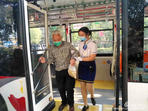 車(chē)靚，服務(wù)也靚01.jpg