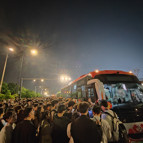 洛陽(yáng)公交：圓滿(mǎn)完成“天外來(lái)物”演唱會(huì )運輸保障任務(wù)04